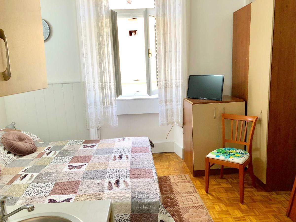 Apartamento Studio & Free Parking, Aircool, Fresh Bedding Lovran Exterior foto