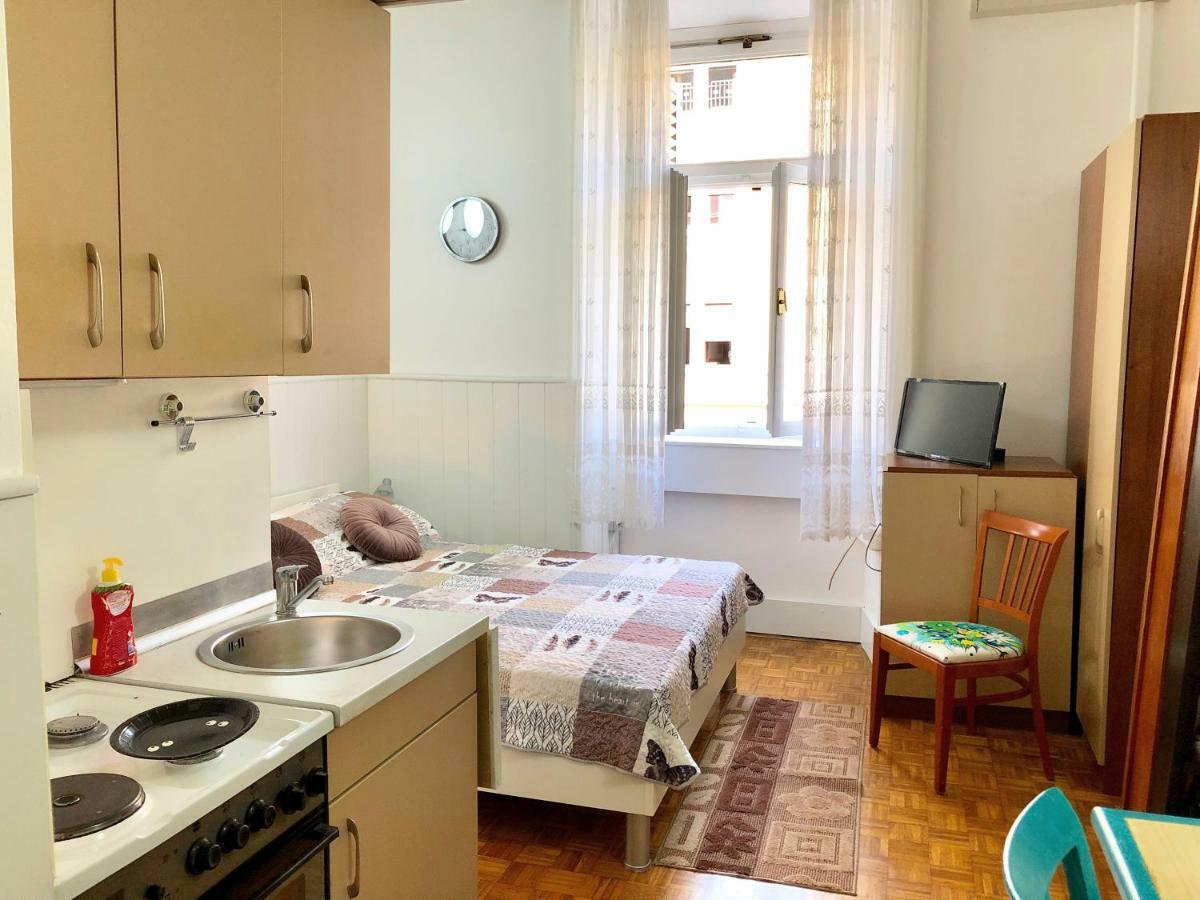 Apartamento Studio & Free Parking, Aircool, Fresh Bedding Lovran Exterior foto